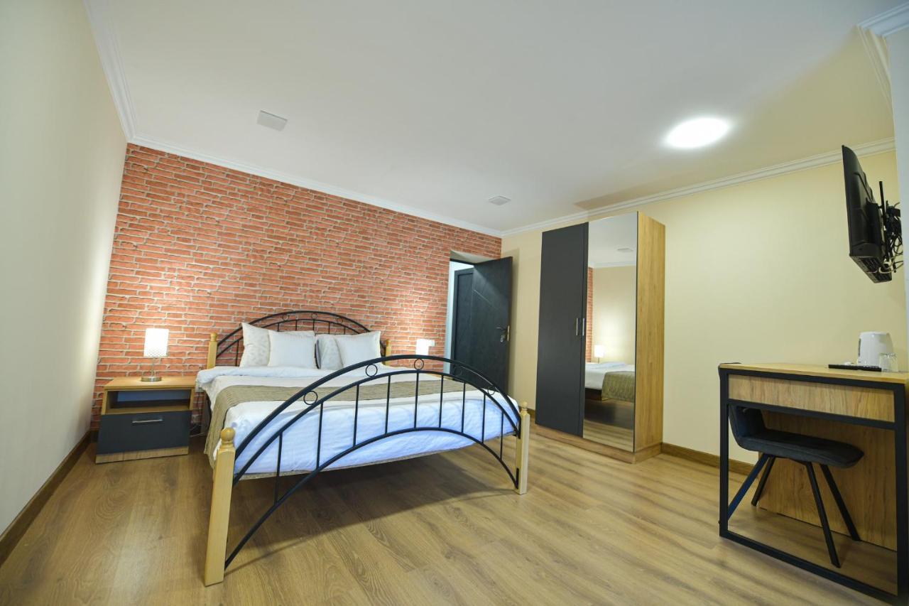 Madin Eco Hotel Debed Экстерьер фото